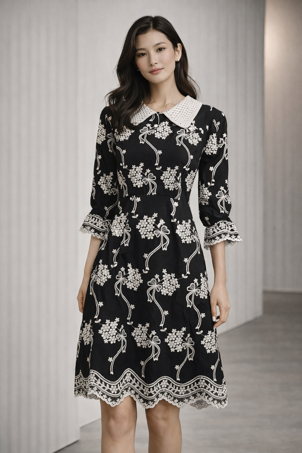 BLACK FLORAL EMBROIDERD MINI DRESS
